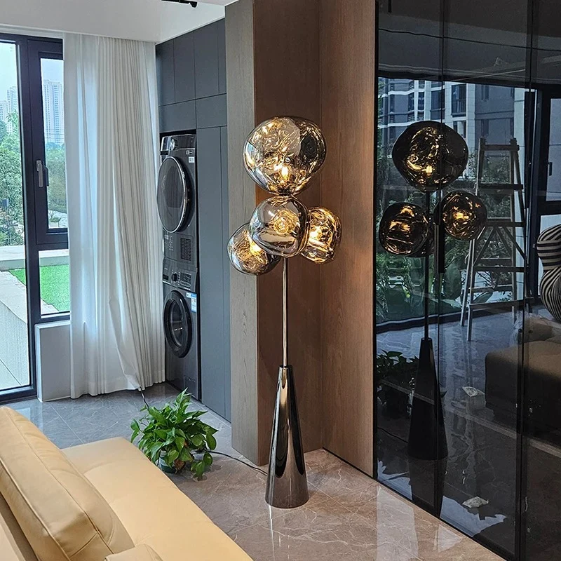 Lampadaire Design Chromé