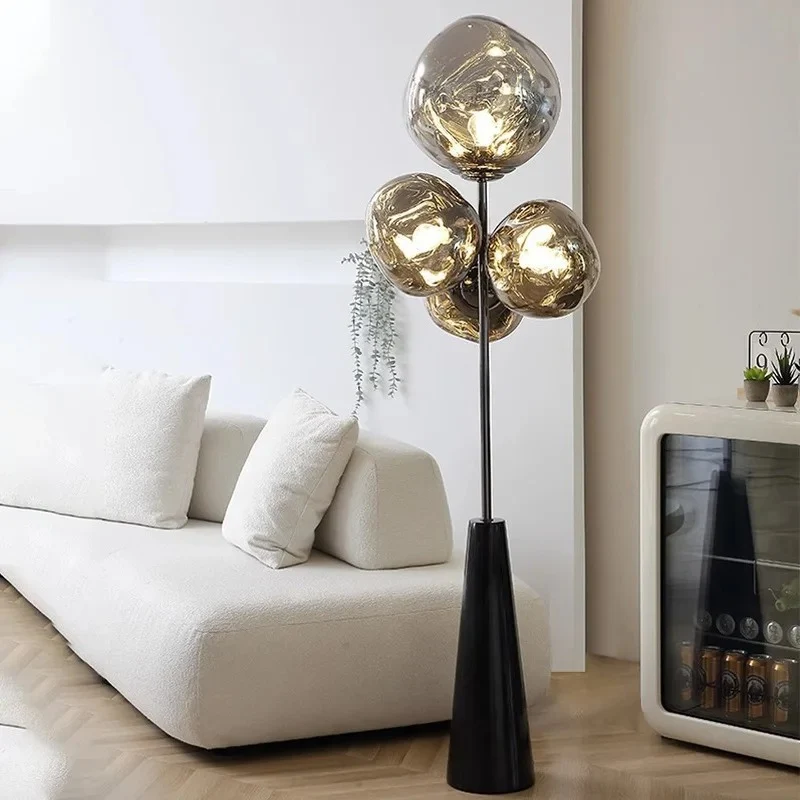 Lampadaire Design Chromé