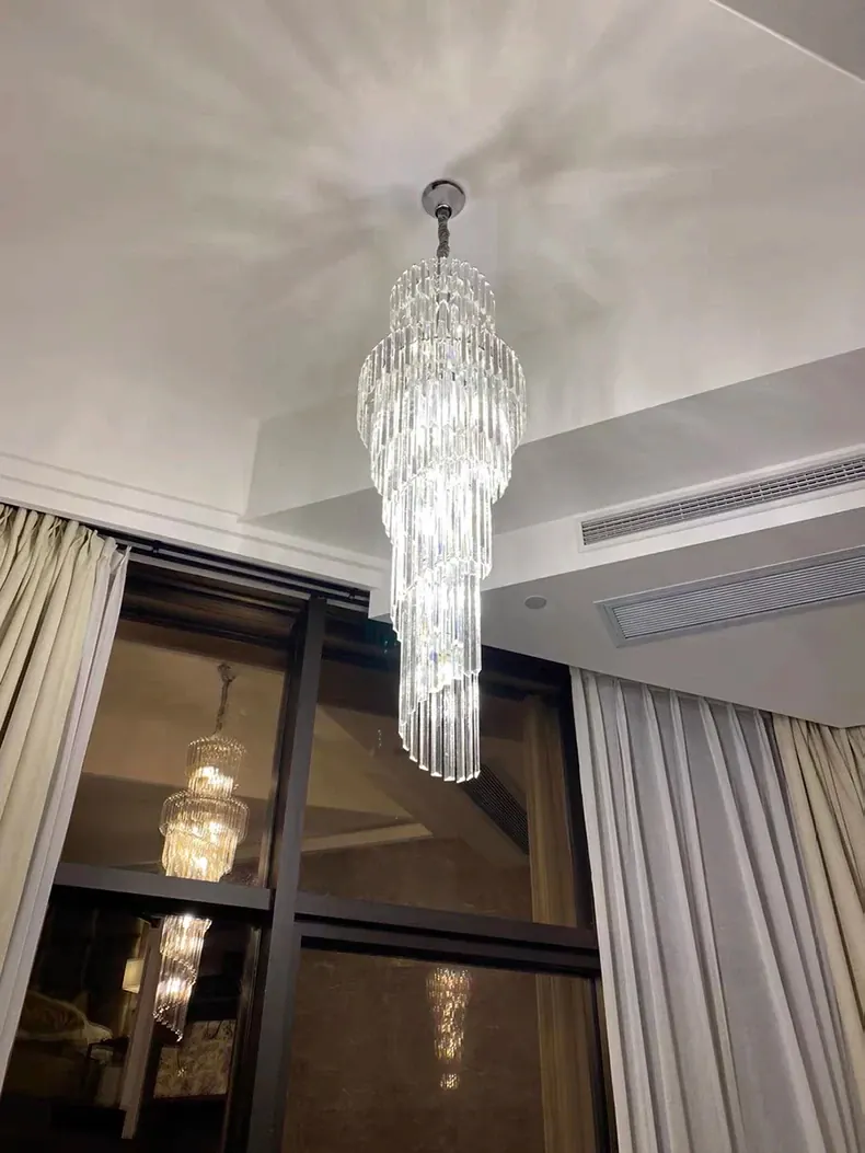 Grand lustre en verre pour hauts plafonds
