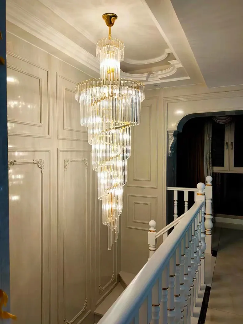 Grand lustre en verre pour hauts plafonds