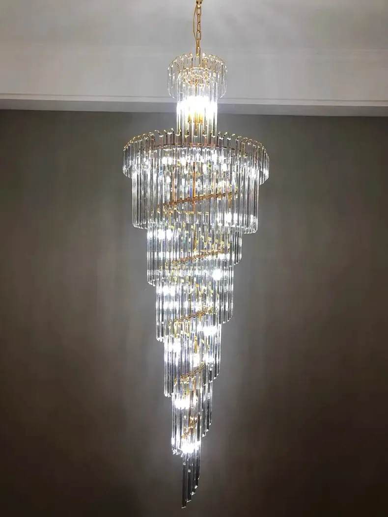 Grand lustre en verre pour hauts plafonds