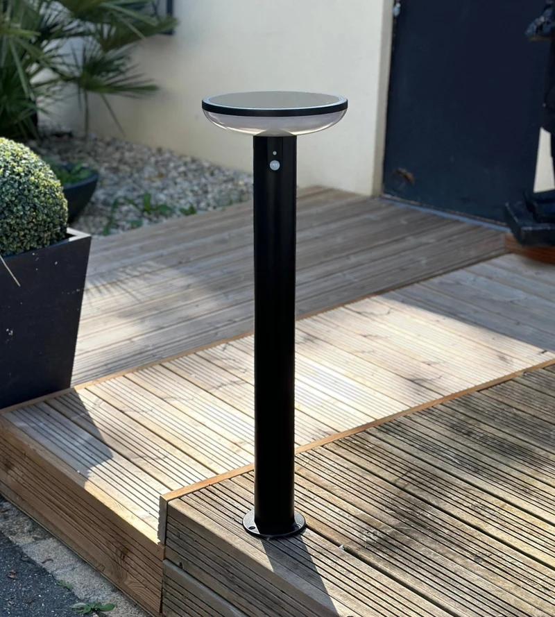 Borne solaire extérieure LED HALO+ télécommandable avec détecteur