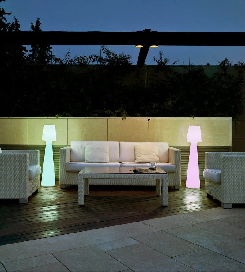 Lampadaire design rechargeable LOLA - Éclairage blanc et multicolore réglable - Extérieur et Intérieur