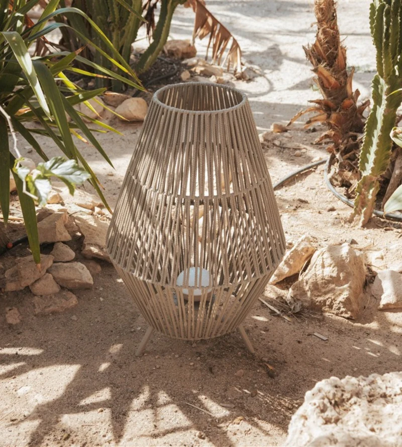 Lampe décorative tressée CONTA - Intérieur et Extérieur - Batterie rechargeable