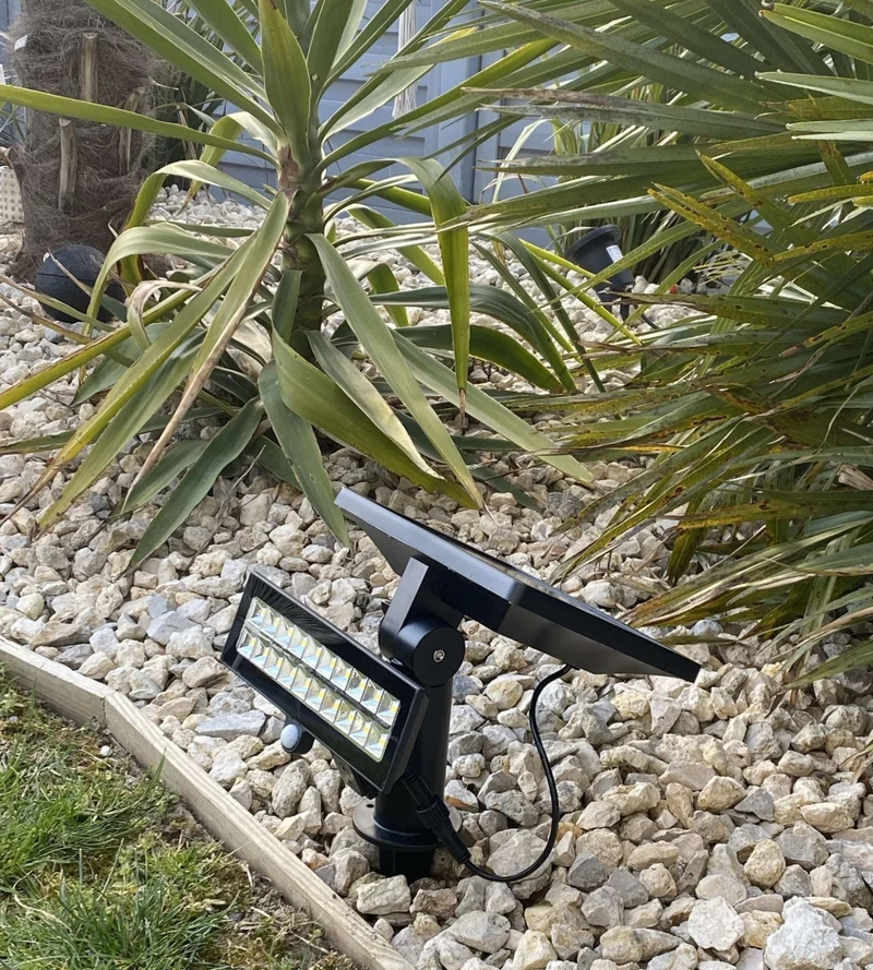 Projecteur extérieur LED solaire POWER–2000, avec détecteur, Télécommandable