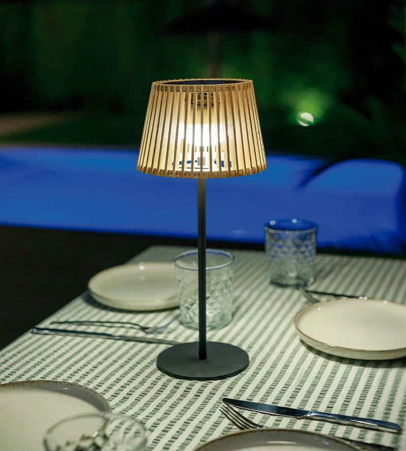 Lampe de table USB et solaire OKINAWA - Style bois asiatique - Blanc chaud