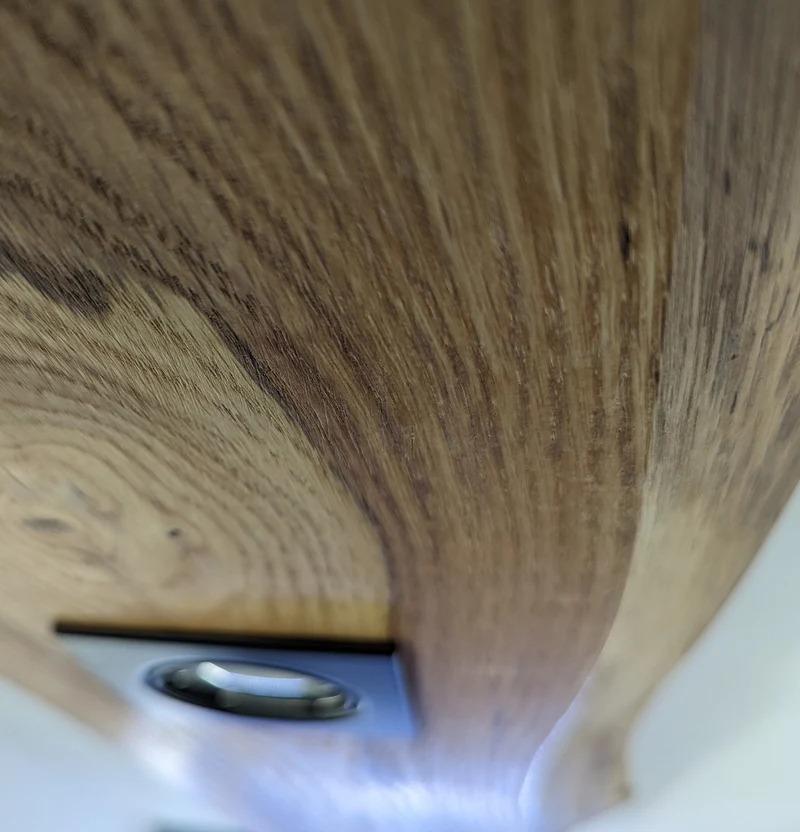 Plafonnier bois naturel spots et lumière indirecte