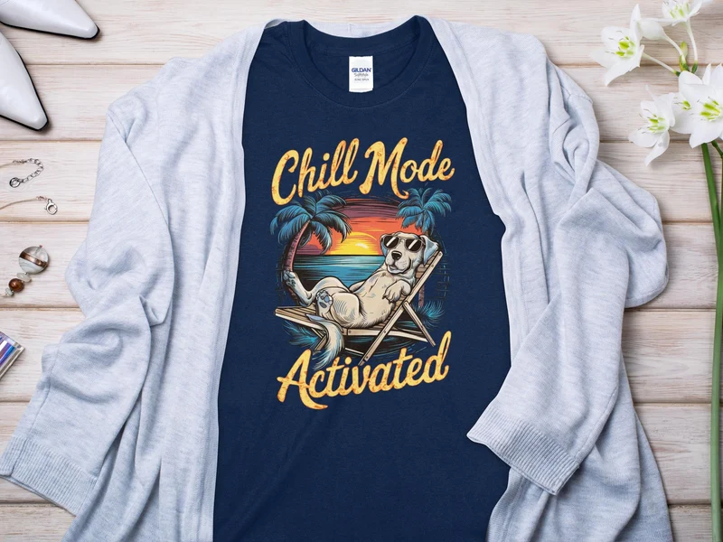 T-shirt chien activé en mode Chill sur la plage - Tee-shirt Relaxed Summer Vibes