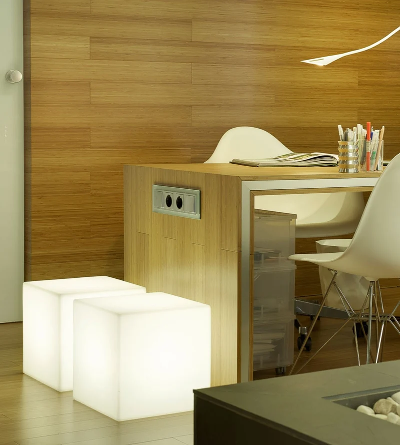 Cube lumineux rechargeable USB et solaire CUBY - RGB+CCT télécommandable - Extérieur et Intérieur