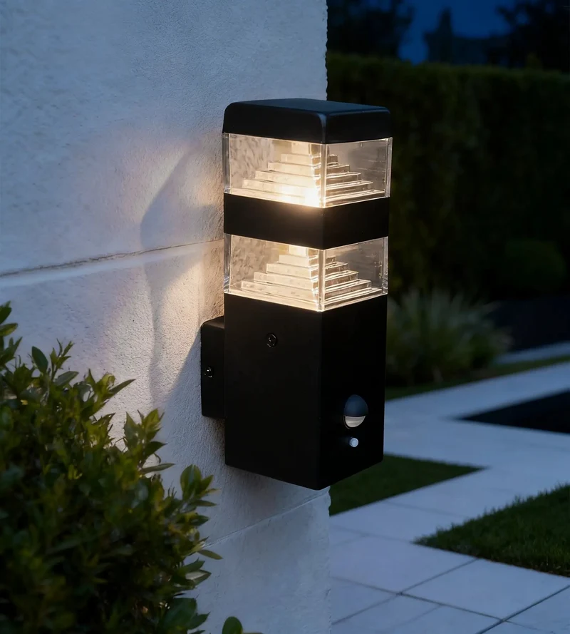 Applique murale extérieure LED Pyramide 1000 lumens avec détecteur
