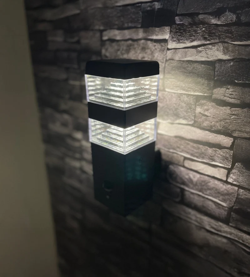 Applique murale extérieure LED Pyramide 1000 lumens avec détecteur