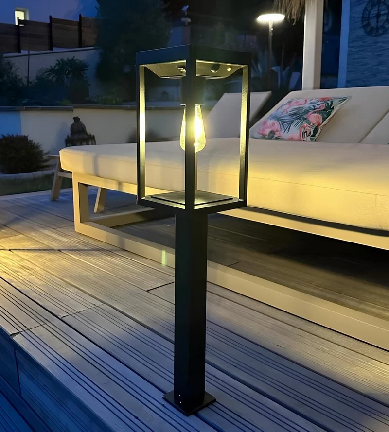 Borne solaire extérieure FAIRY noire 70 cm avec détecteur - Ampoule E27 incluse