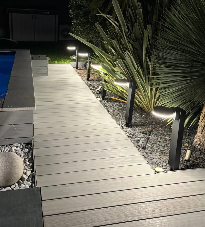 Borne solaire extérieure LED DAYTONA noire 50 cm avec détecteur - 3 modes d'éclairages 100 à 1000 lumens