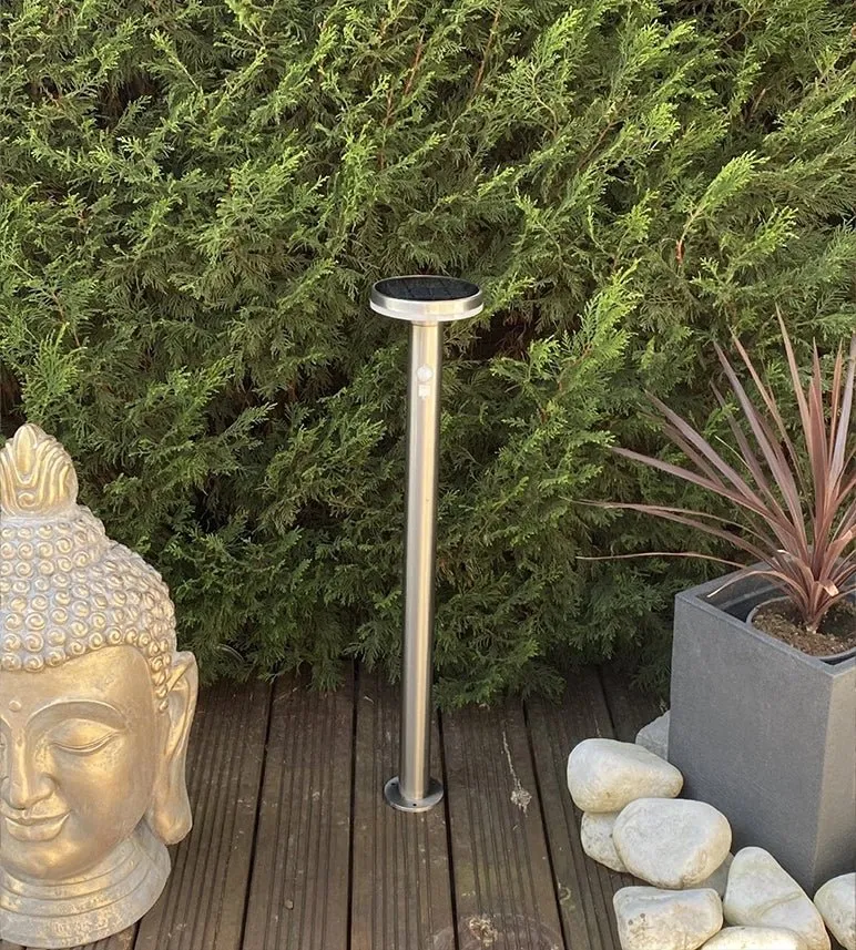 Borne solaire extérieure LED LIVING avec détecteur - 3 modes d'éclairages 75 à 600 lumens