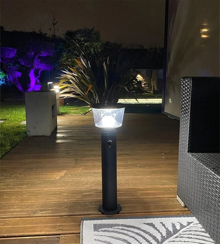 Borne solaire extérieure LED DUBLIN noire avec détecteur - 3 modes d'éclairages 100 à 1000 lumens