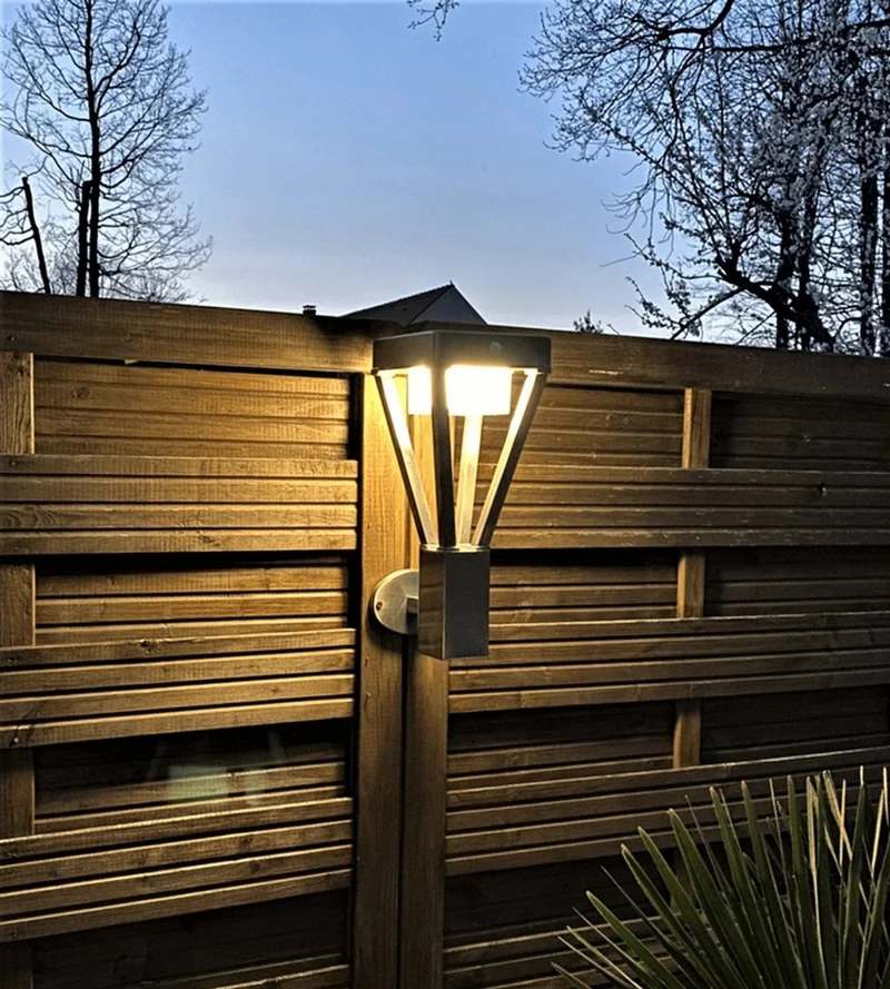 Applique murale solaire extérieure LED LUXOR noire avec détecteur - 3 modes d'éclairages 75 à 600 lumens