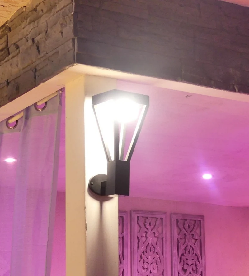 Applique murale solaire extérieure LED LUXOR noire avec détecteur - 3 modes d'éclairages 75 à 600 lumens