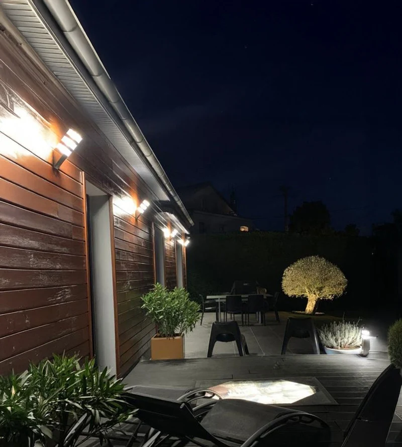 Applique murale extérieure LED Pyramide 1500 lumens - 48 leds