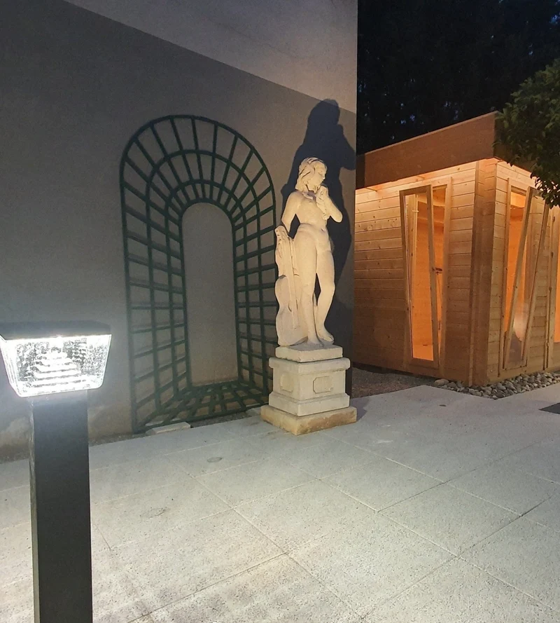 Borne extérieure LED LIBERTY noire 1000 lumens