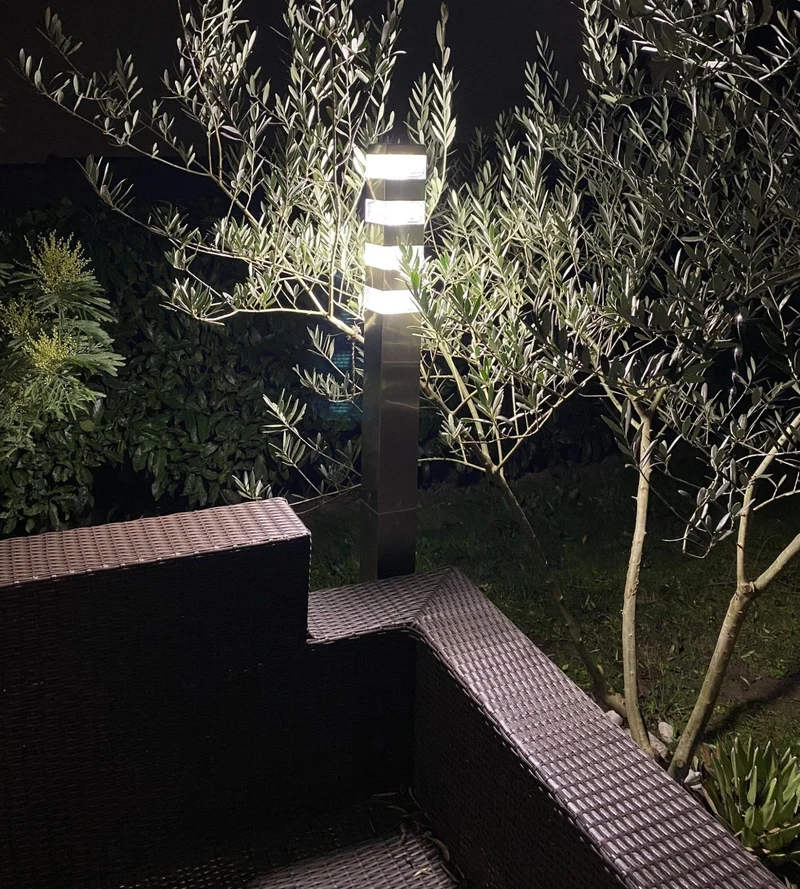 Lampadaire LED Pyramide 2000 lumens blanc neutre - 64 leds - Hauteur 2 mètres - Modulable