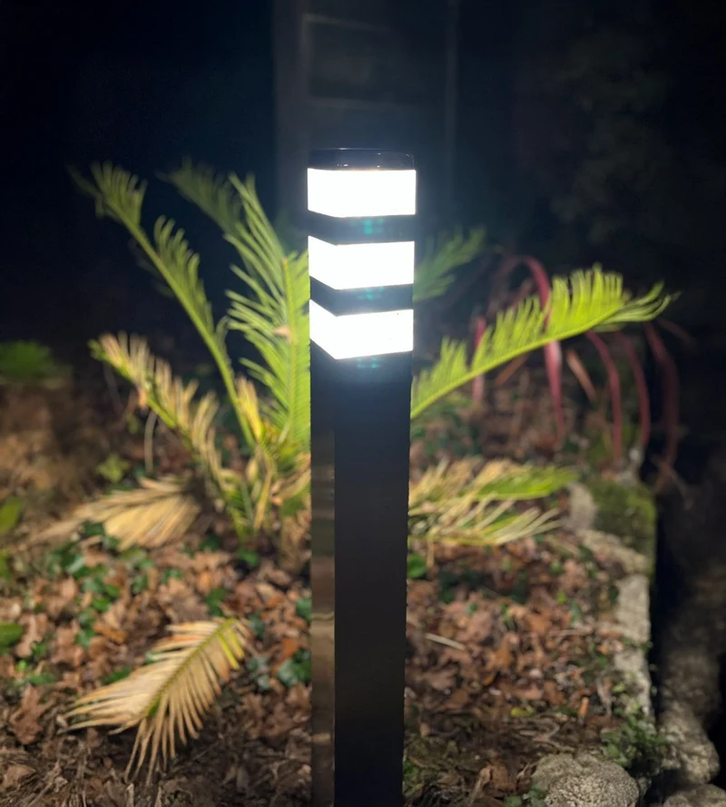 Borne extérieure LED Pyramide 1500 lumens blanc neutre - 48 leds