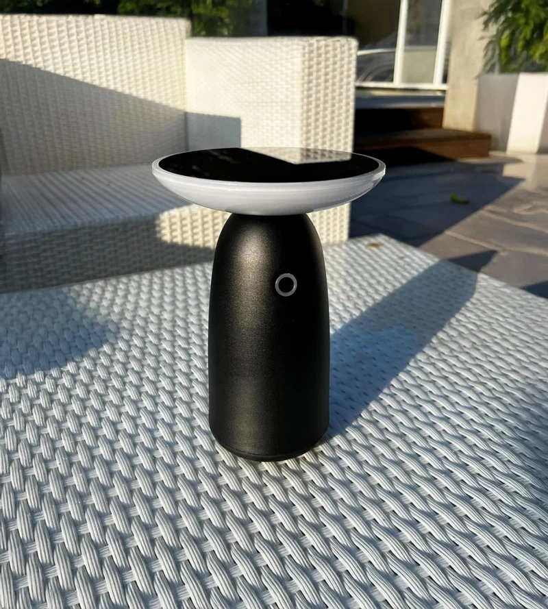 Lampe de table solaire LED HALO noire - 2 modes d'éclairage 100 à 1000 lumens - 4000K - Prise USB-C