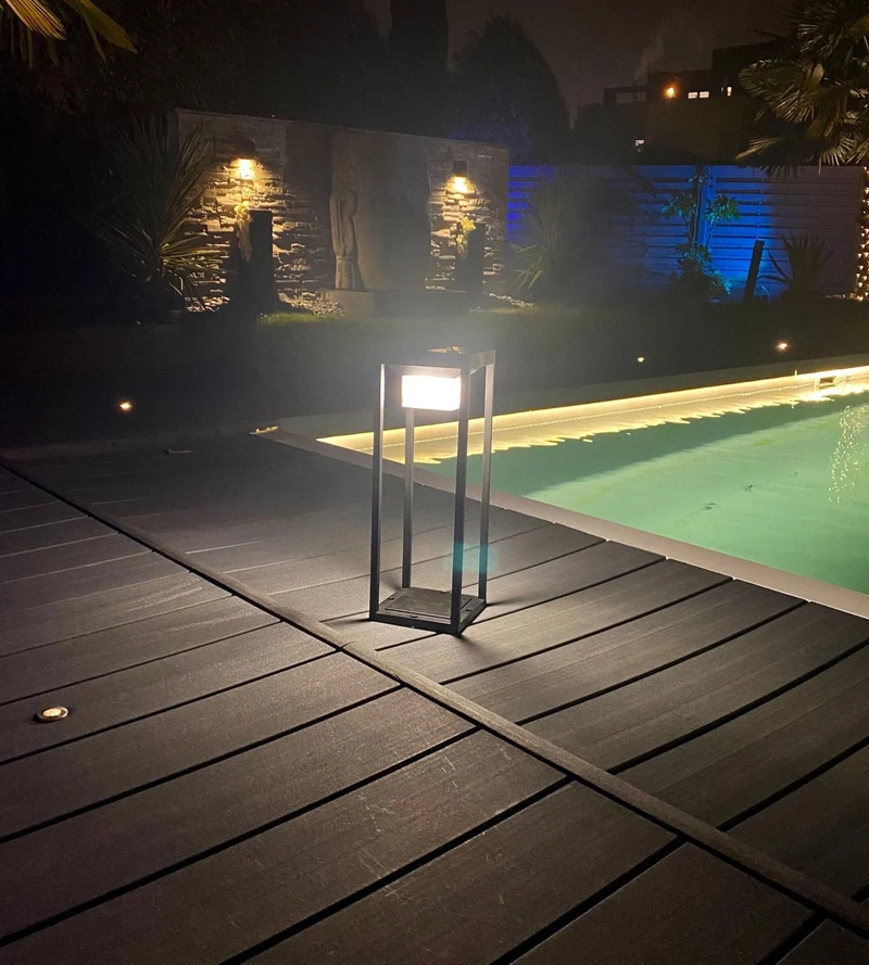 Lanterne solaire LED PICASSO noire avec détecteur - 3 modes d'éclairage de 75 à 600 lumens
