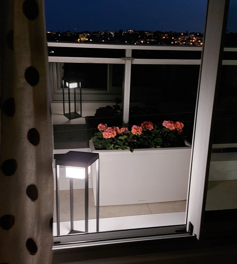 Lanterne solaire LED PICASSO noire avec détecteur - 3 modes d'éclairage de 75 à 600 lumens