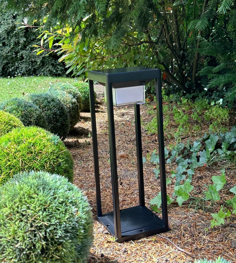Lanterne solaire LED PICASSO noire avec détecteur - 3 modes d'éclairage de 75 à 600 lumens