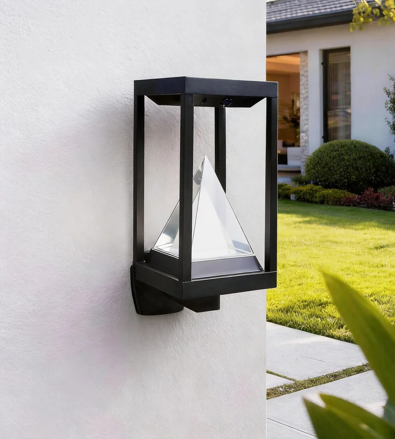 Applique murale solaire extérieure LED KEOPS noire avec détecteur - 3 modes d'éclairage 75 à 600 lumens