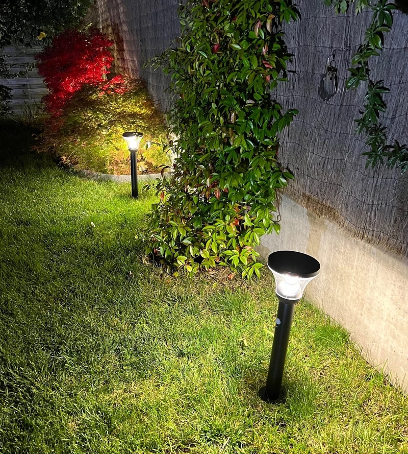 Borne solaire extérieure LED DIVA noire 53 cm avec détecteur - 3 modes d'éclairage de 100 à 1000 lumens