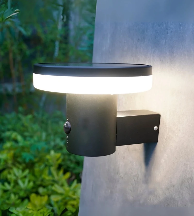 Applique murale solaire extérieure LED ALTO+ noire avec détecteur - 3 modes d'éclairage 150 à 1000 lumens