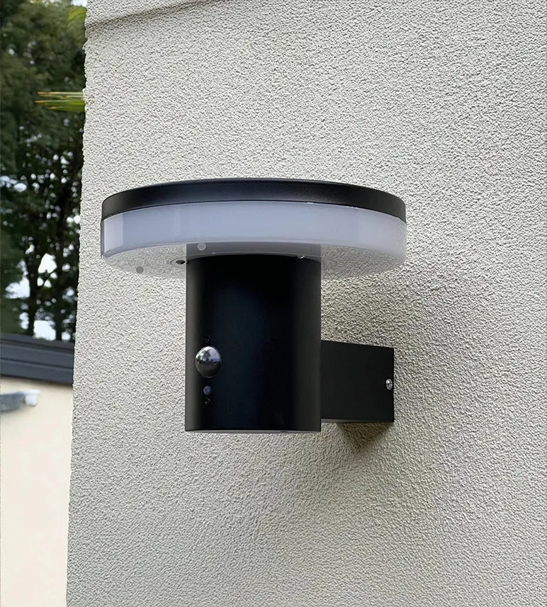 Applique murale solaire extérieure LED ALTO+ noire avec détecteur - 3 modes d'éclairage 150 à 1000 lumens