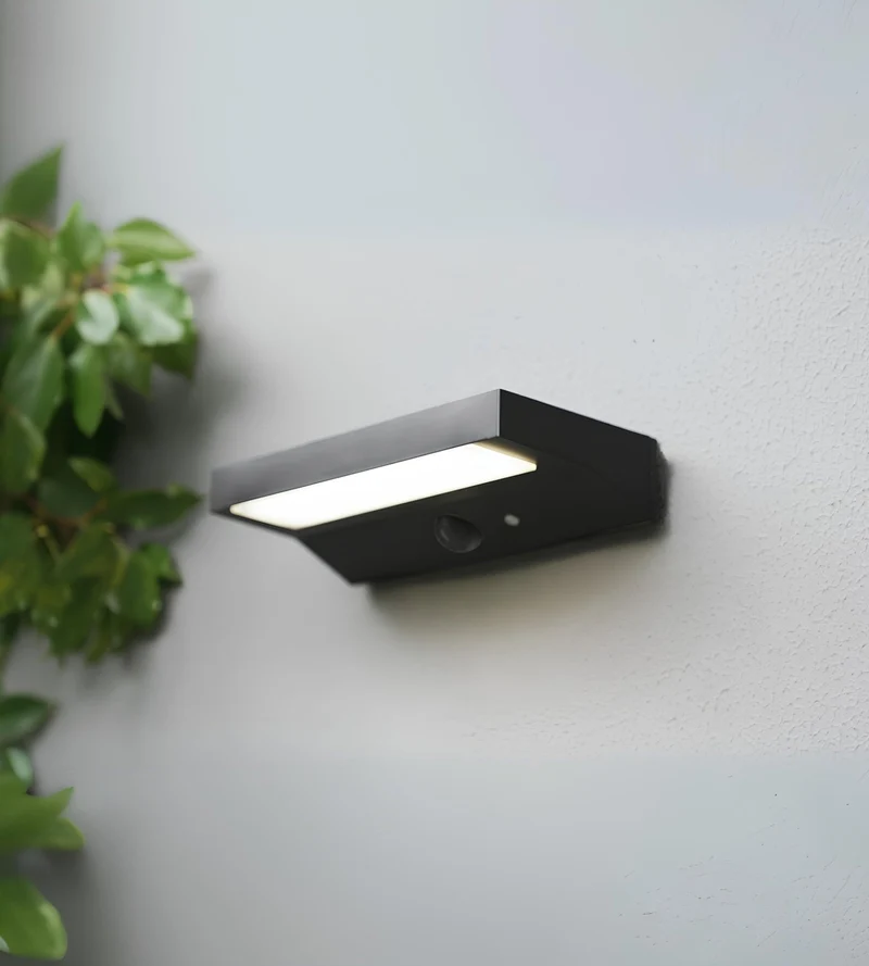 Applique murale solaire extérieure LED PULSAR noire avec détecteur - 3 modes d'éclairage 100 à 1000 lumens