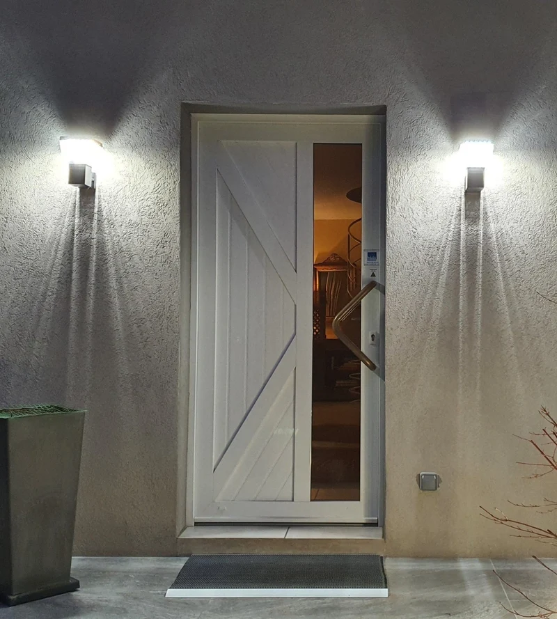 Applique murale extérieure LED LIBERTY noire