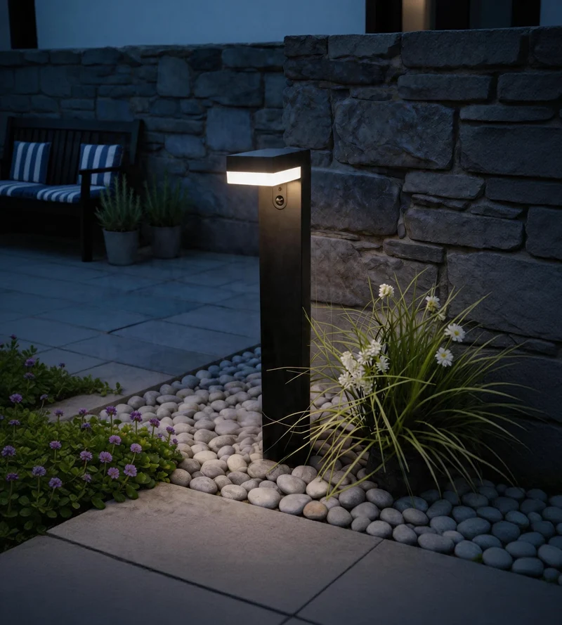 Borne solaire extérieure LED VENUS noire 70 cm avec détecteur - 3 modes d'éclairage 100 à 1000 lumens