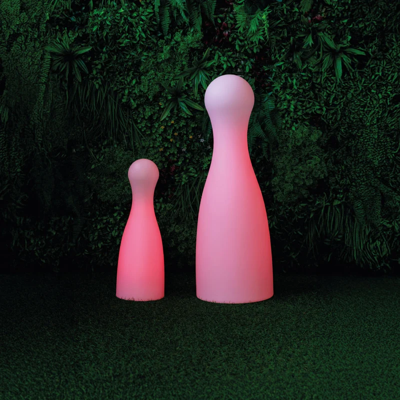 LAMPE EN FORME DE QUILLE POL