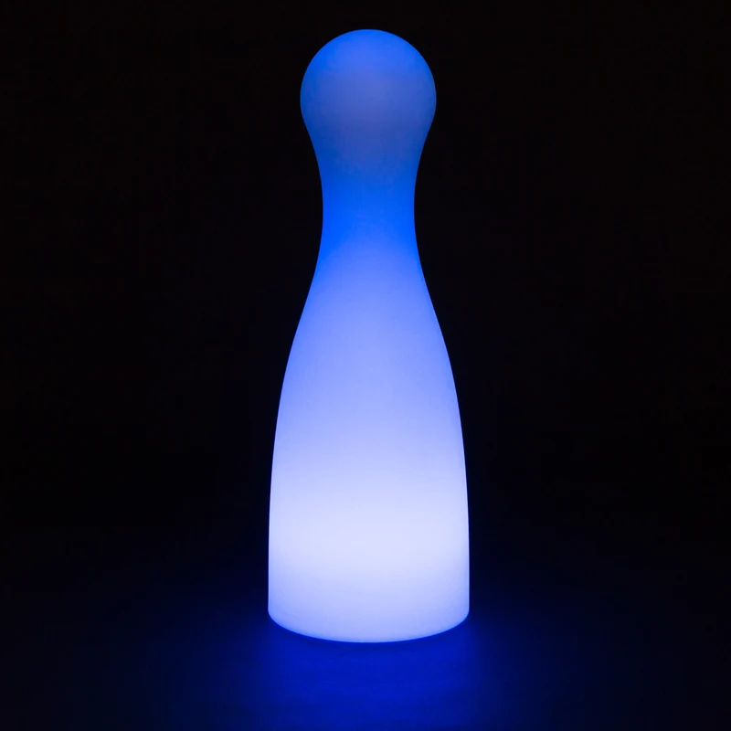 LAMPE EN FORME DE QUILLE POL