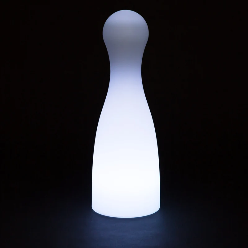 LAMPE EN FORME DE QUILLE POL