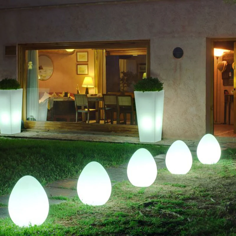 LAMPE EN FORME D'ŒUF OVO