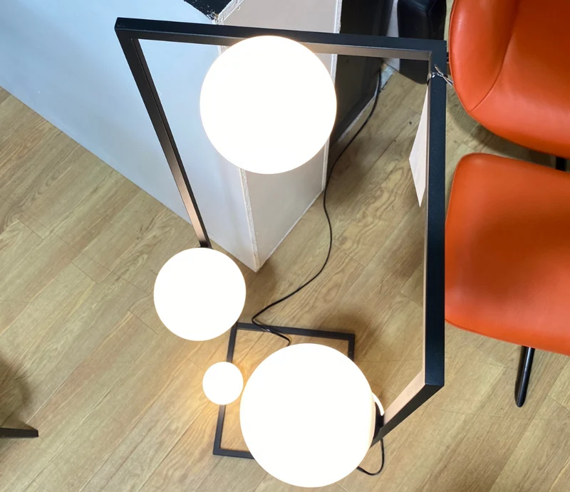 Lampadaire de salon EXPOSITION- Angola