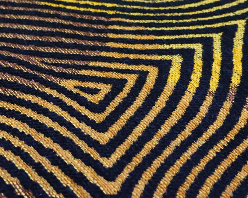 Tapis sous table géométrique - Carved Chenille