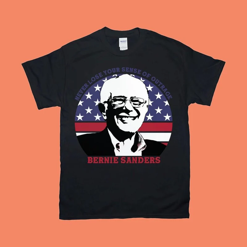 Ne perdez jamais votre sentiment d'indignation | Bernie Sanders | T-shirts drapeau américain