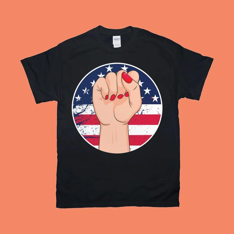 Female Fist Grunge, T-shirts drapeau américain, Femme d’abord, Autonomisation des filles, Chemise symbole féminin, Mouvement féministe, Chemise d’art féministe