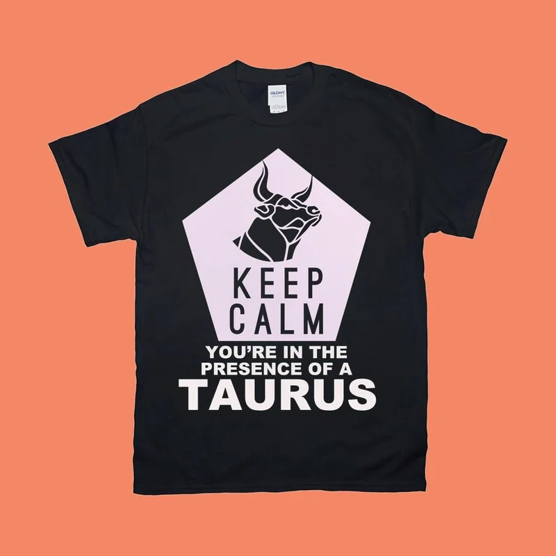 Gardez votre calme, vous êtes en présence d’un T-shirt Taureau, T-shirt graphique Rétro Taureau, T-shirt Zodiaque, Cadeau Zodiaque, Cadeau Taureau, Horoscope
