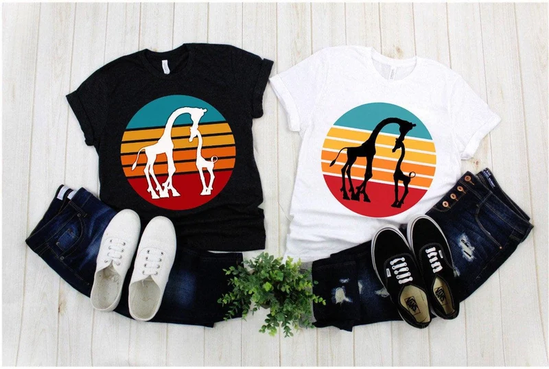 Girafe et veau | T-shirts rétro coucher de soleil, girafe avec bébé - Maman girafe et veau, cadeau de Noël