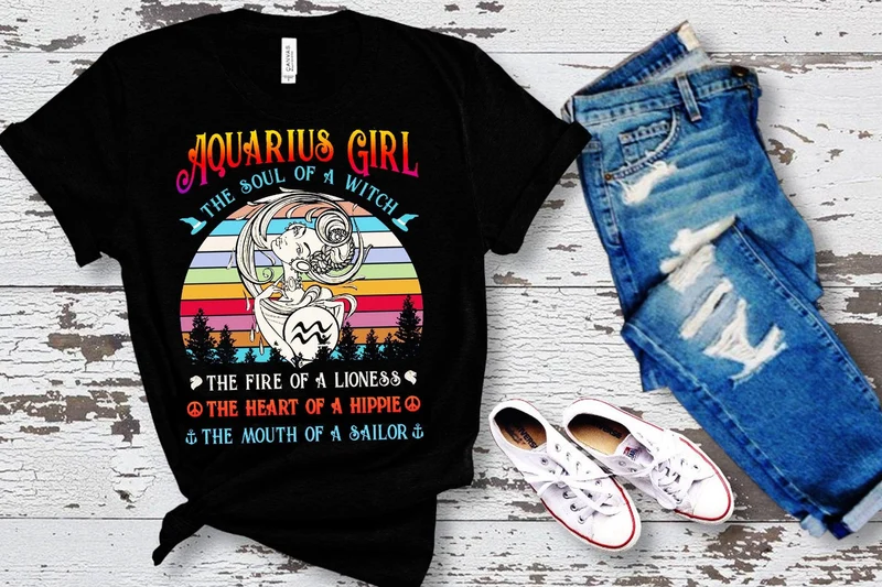 Aquarius Girl The Soul Of A Witch Awesome T-Shirts, le feu de la lionne, le cœur du hippie, la bouche d'un marin