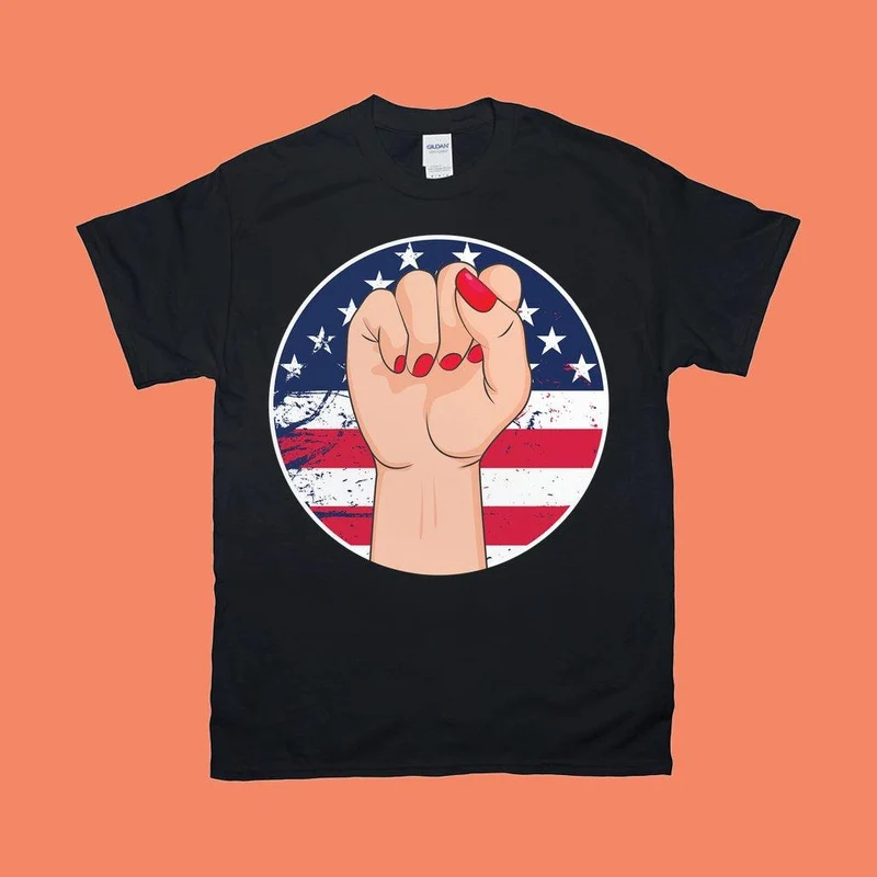 Female Fist Grunge, T-shirts drapeau américain, Femme d’abord, Autonomisation des filles, Chemise symbole féminin, Mouvement féministe, Chemise d’art féministe