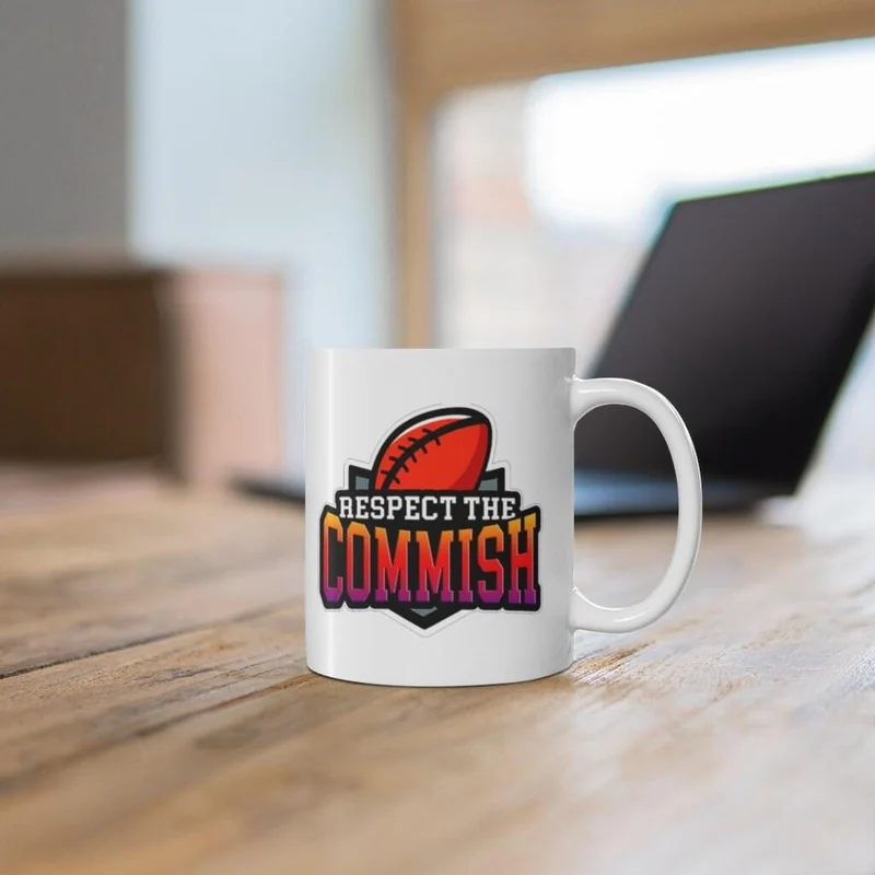 Fantasy Football respecte le Commish || Tasses de commissaire de football Fantasy, un excellent cadeau pour le junkie des Draft Kings dans votre vie !