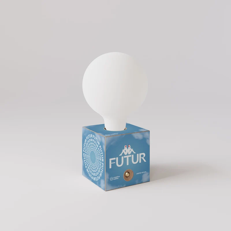Lampe à batterie Cabless03 « Futur » avec ampoule globe effet porcelaine - Futur Festival